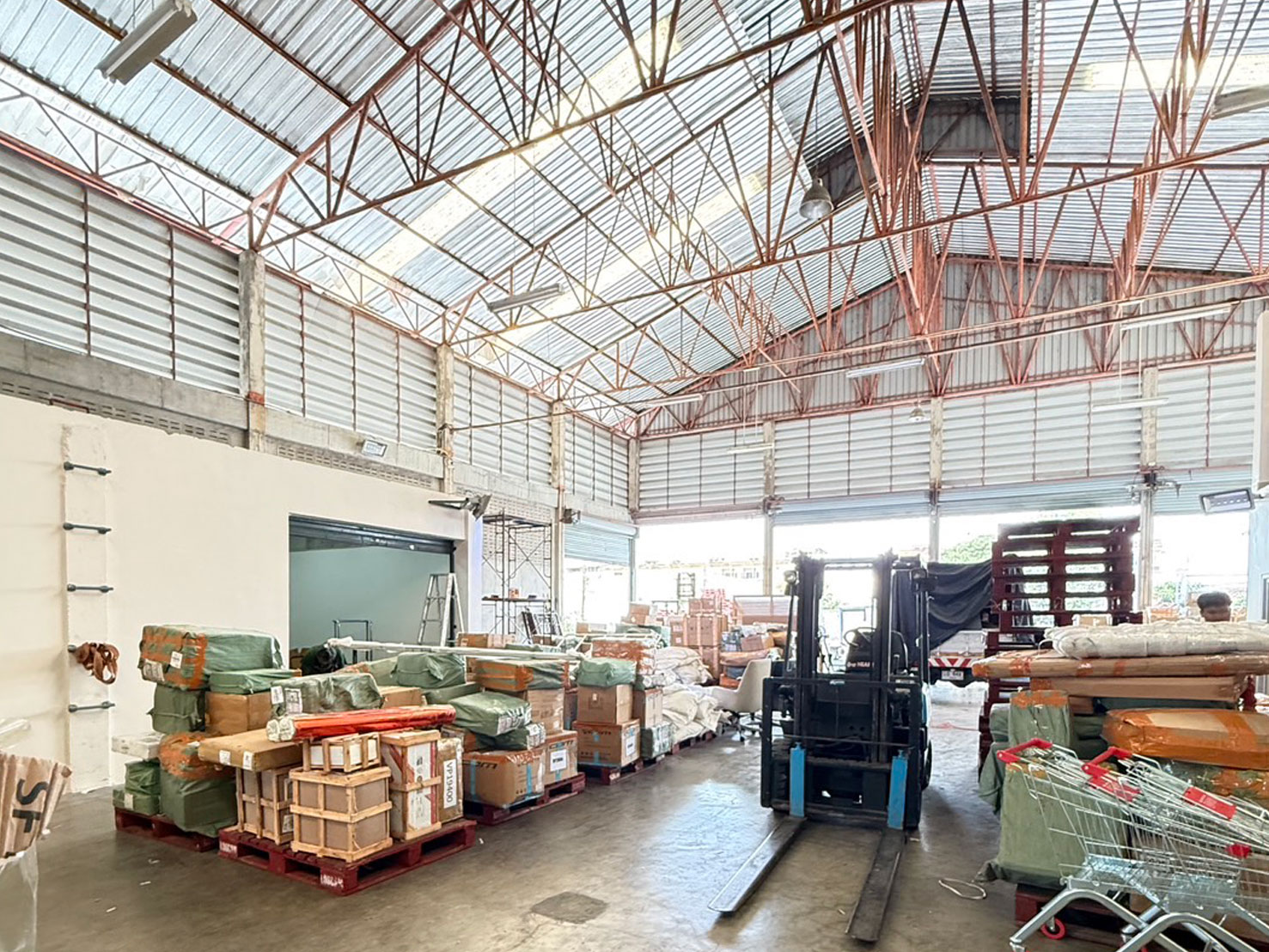 โกดังใหม่_ptcargo_ใหญ่มาก